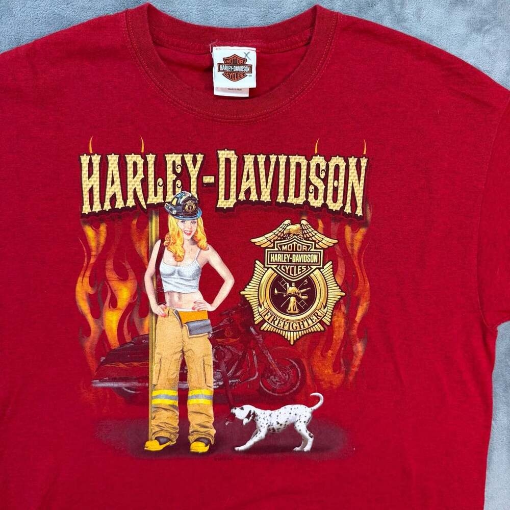 Harley-Davidson Firefighter Pinup Graphic T-Shirt Red